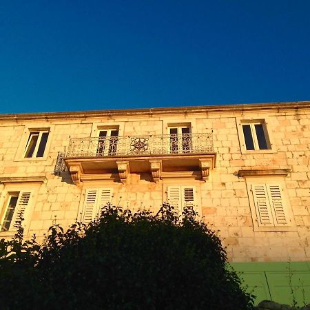 شقة Palazzo Di Toma ميلنا المظهر الخارجي الصورة
