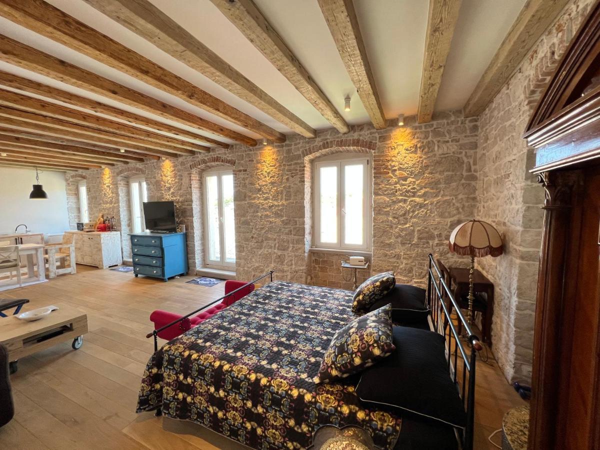 شقة Palazzo Di Toma ميلنا المظهر الخارجي الصورة